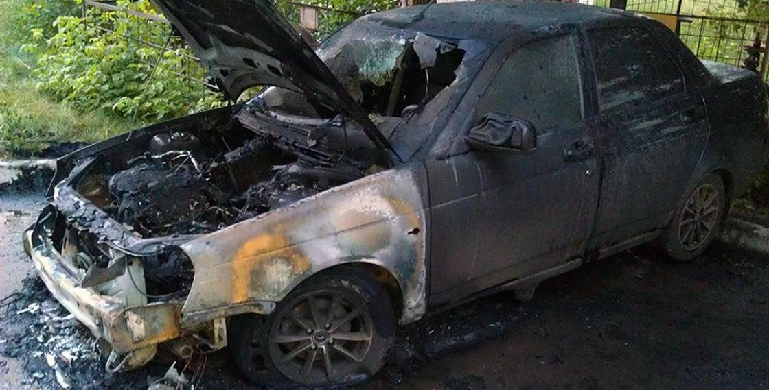 Водитель заживо сгорел в своей машине в Атырауской области