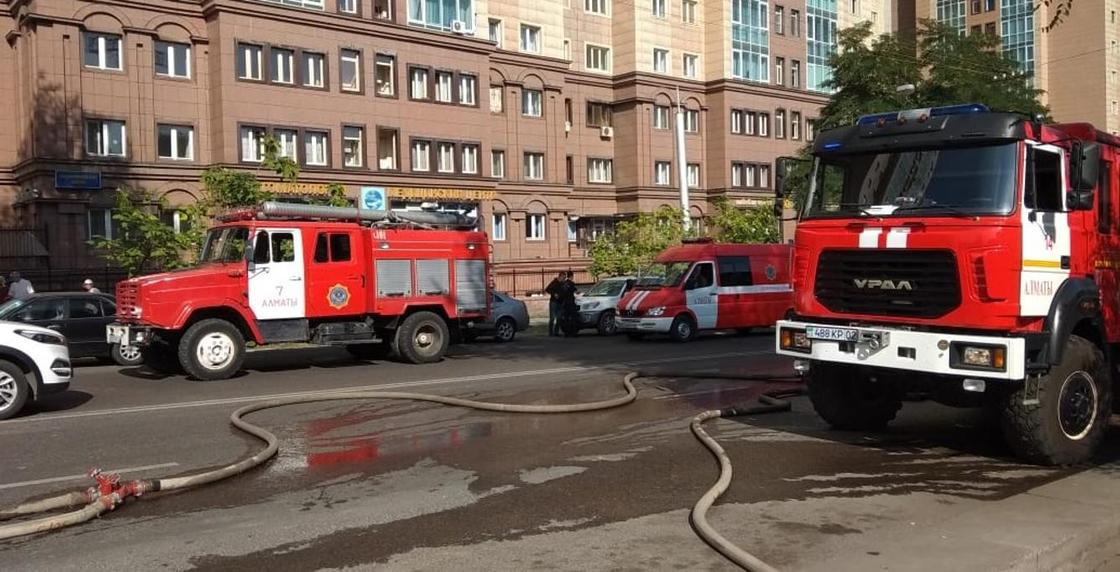 Крупный пожар в Алматы: стали известны подробности