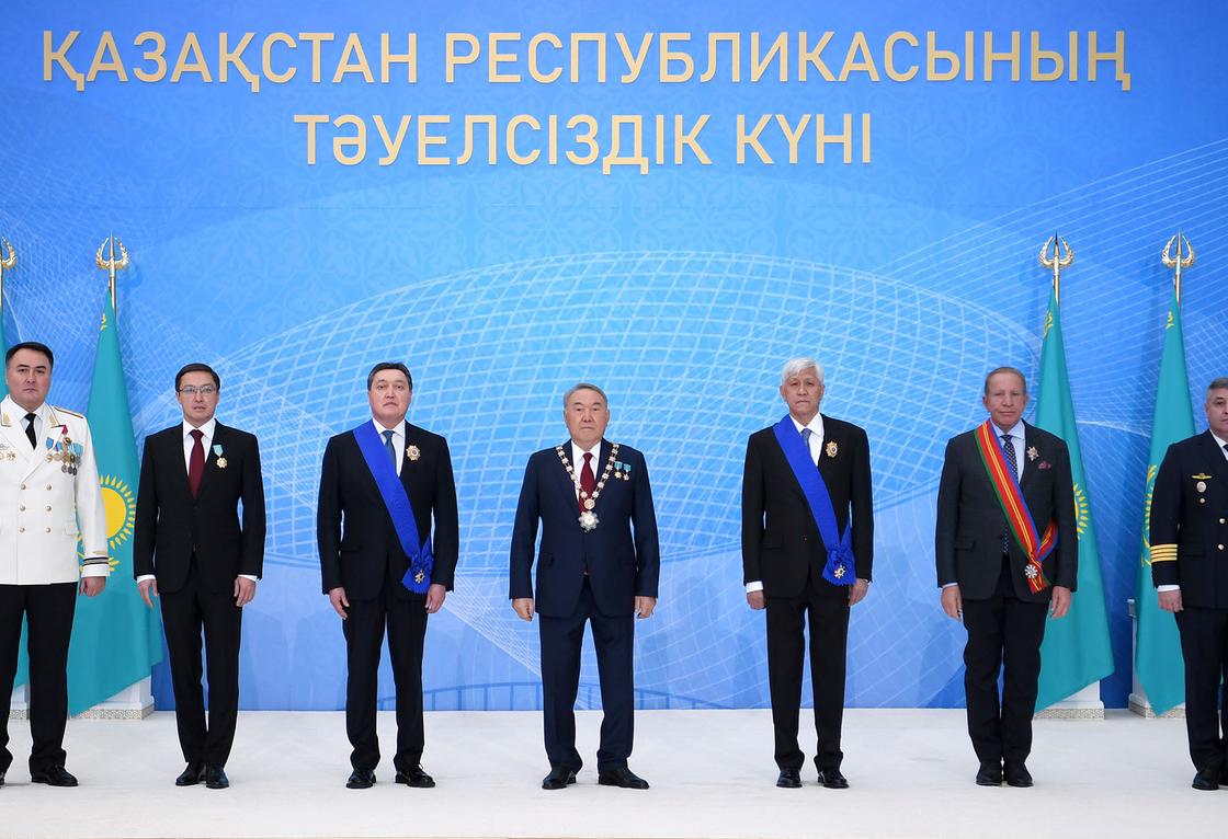 Назарбаев принял участие в церемонии вручения госнаград