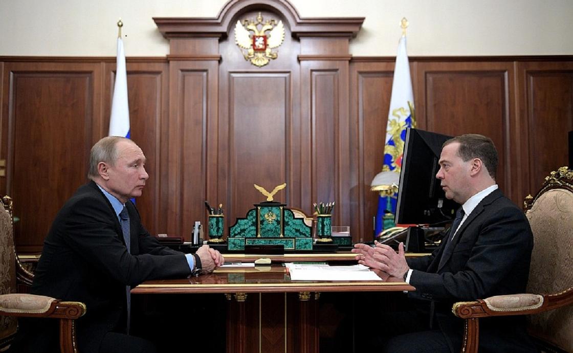 Путин предложил Медведеву