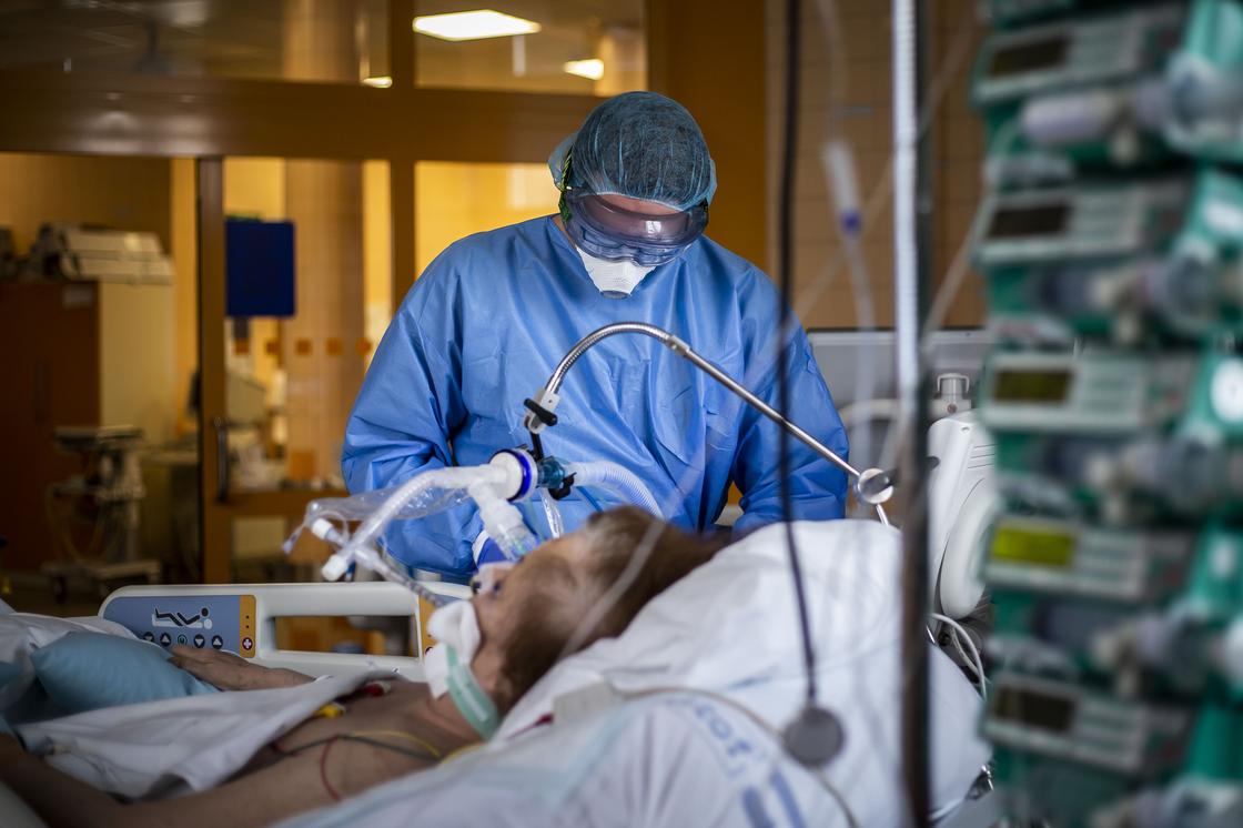 20 пациентов Центральной больницы Алматы заболели коронавирусом