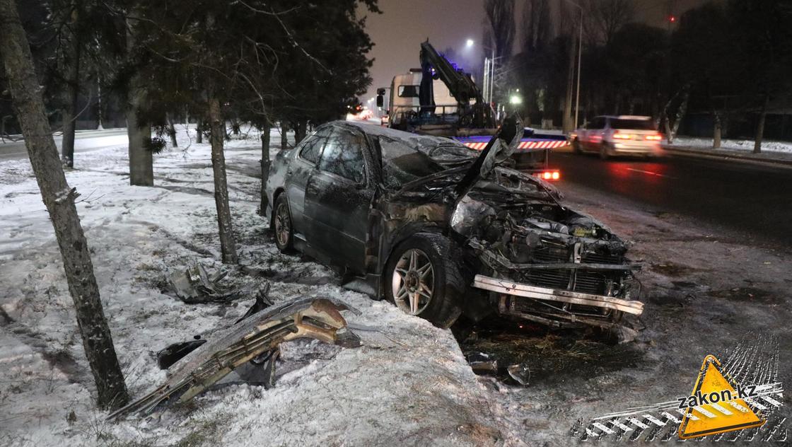 Попавший в ДТП автомобиль Попавший в ДТП автомобиль