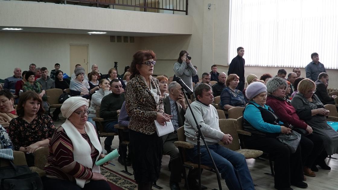 Аким города Булат Жумабеков провёл встречу с председателями КСК