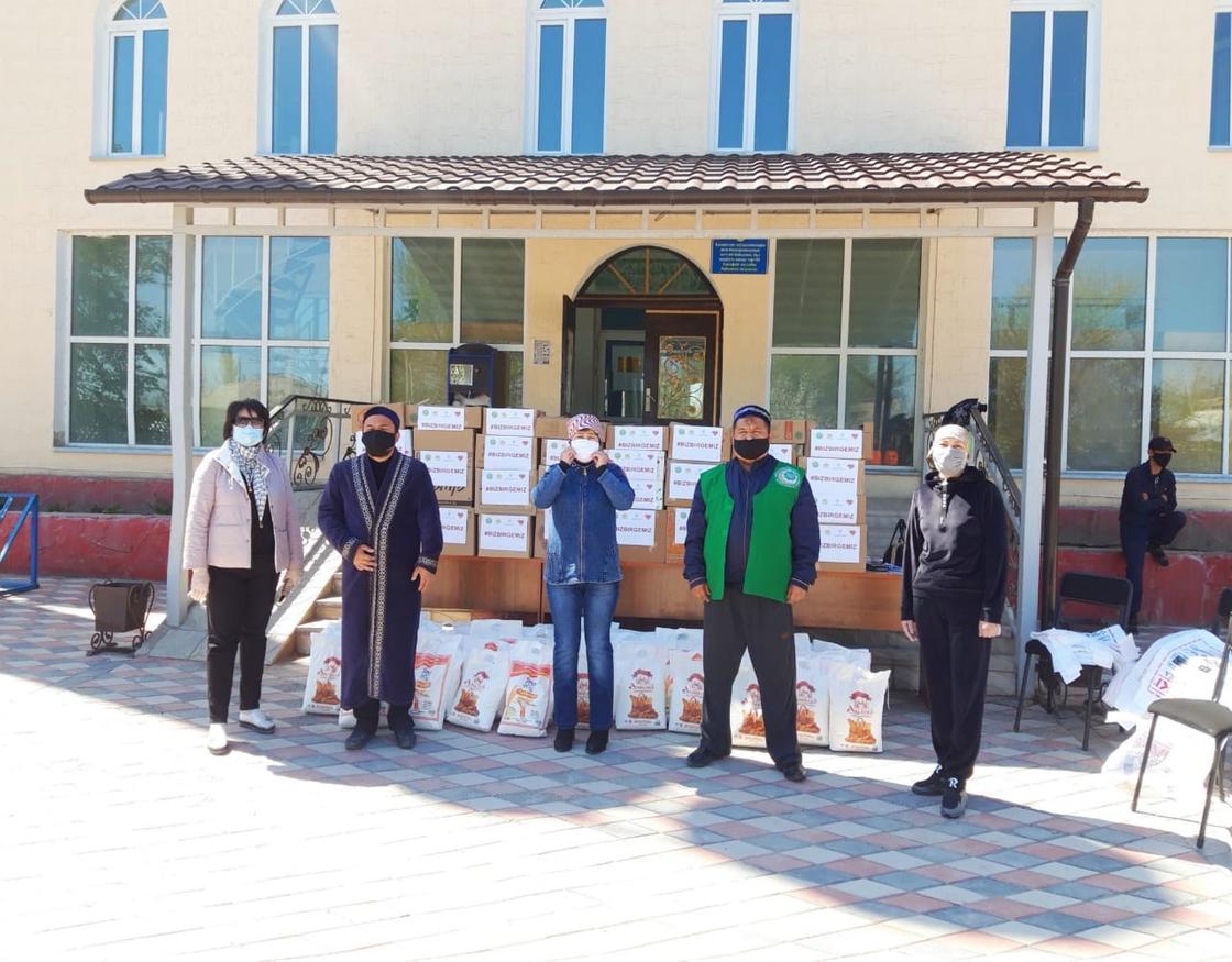 Благотворительные акции проводят в Жамбылской области в честь Дня единства