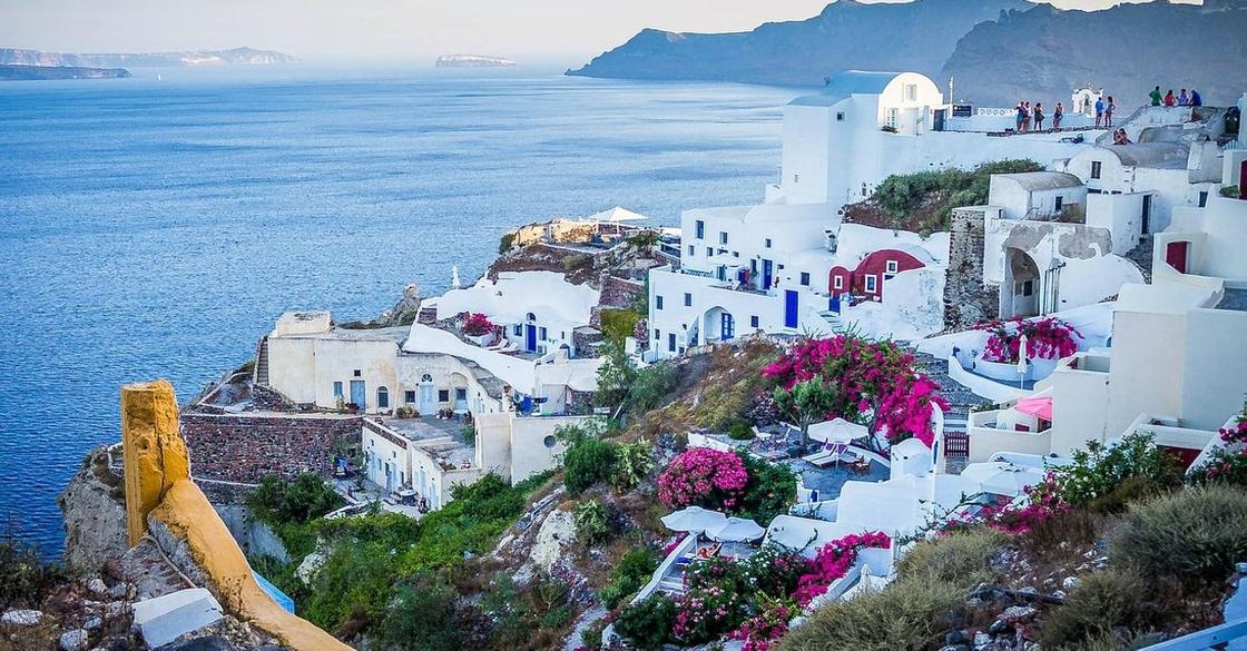 Власти греческого острова готовы платить пособие семьям, поселившимся там