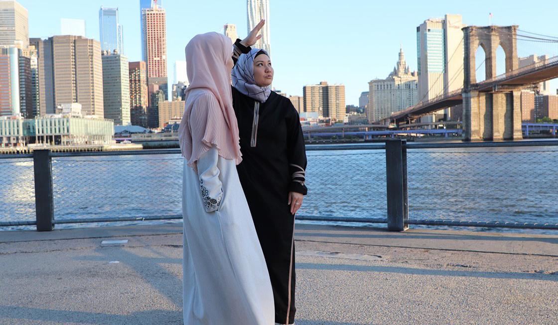 17.12 "Мечтаю построить в Нью-Йорке мечеть": алматинка о том, как живется мусульманам в США