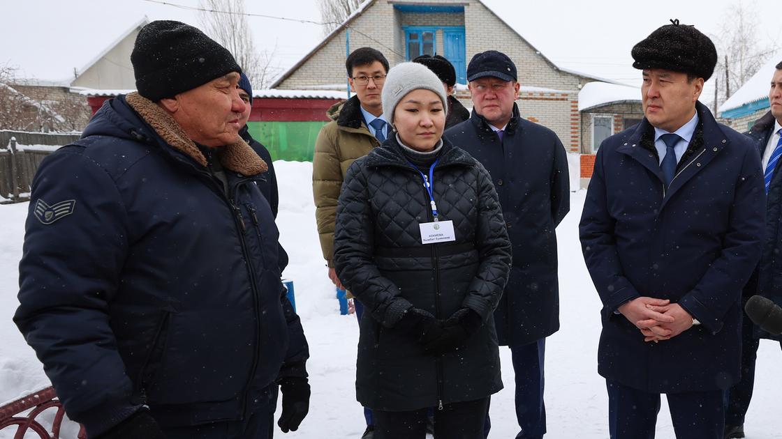 Алихан Смаилов посетил фермерское хозяйство