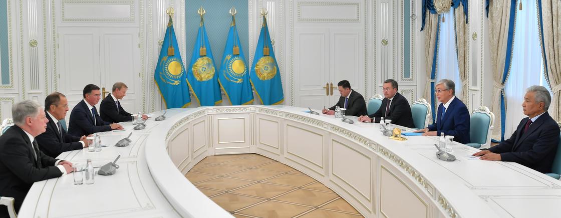 Токаев - Лаврову: Серьезных проблем между нашими странами не существует