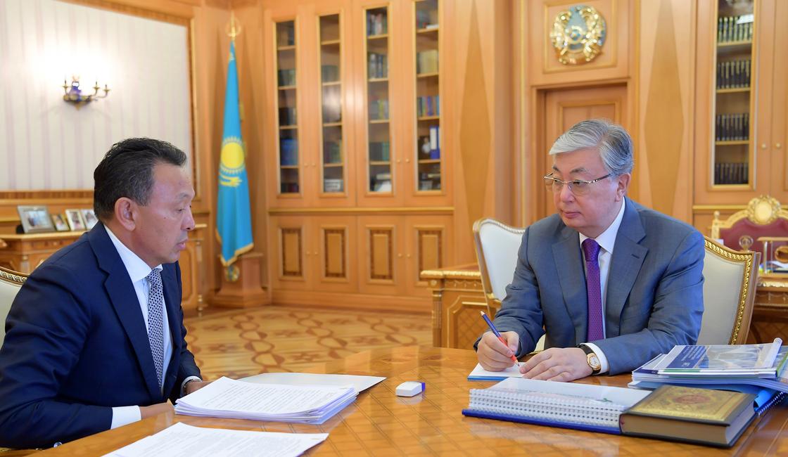 Токаев встретился с главой КТЖ Сауатом Мынбаевым