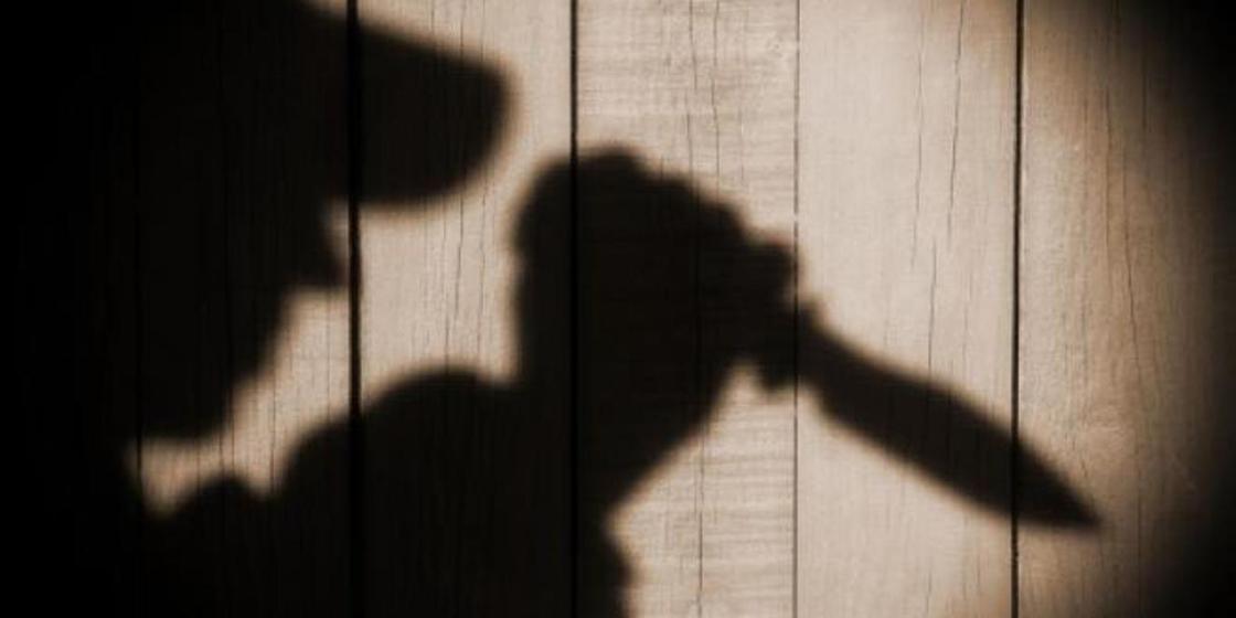 30-летний карагандинец напал с ножом на несовершеннолетнюю