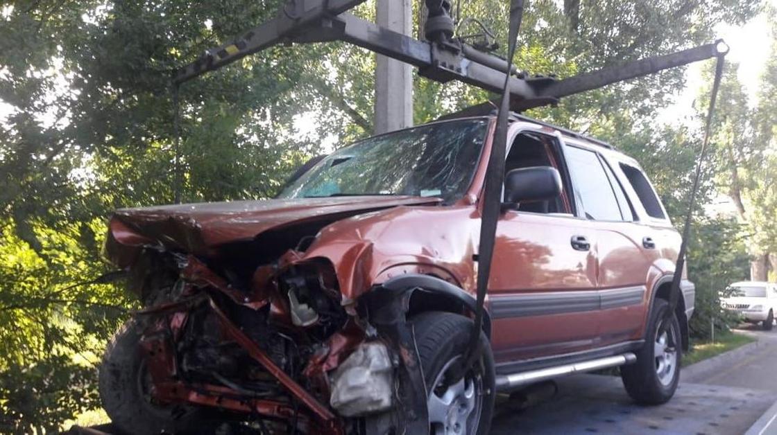 Машина загорелась: 4 человека пострадали в массовом ДТП в Алматы (фото) Машина загорелась: 4 человека пострадали в массовом ДТП в Алматы (фото)