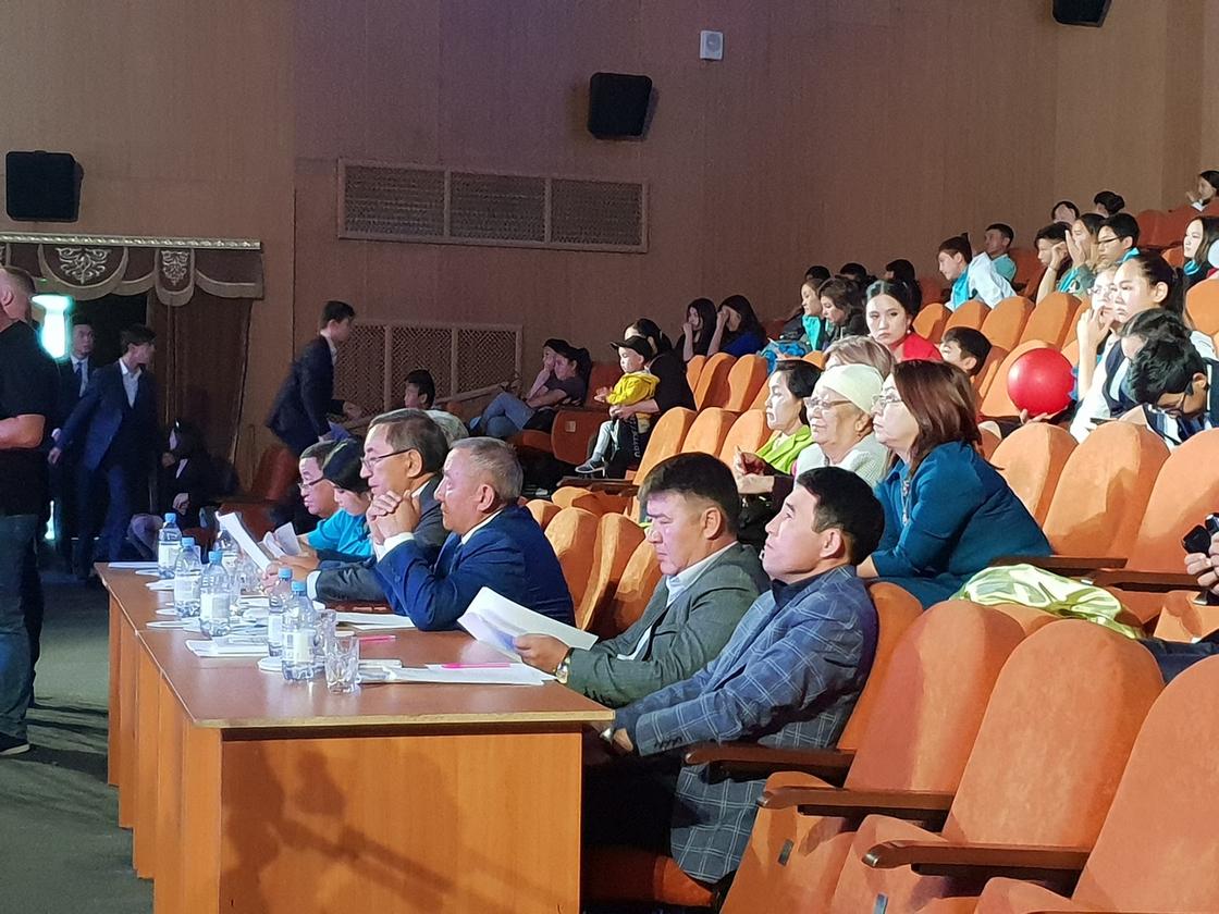 В Алматы завершился конкурс среди учащихся, по чтению стихов