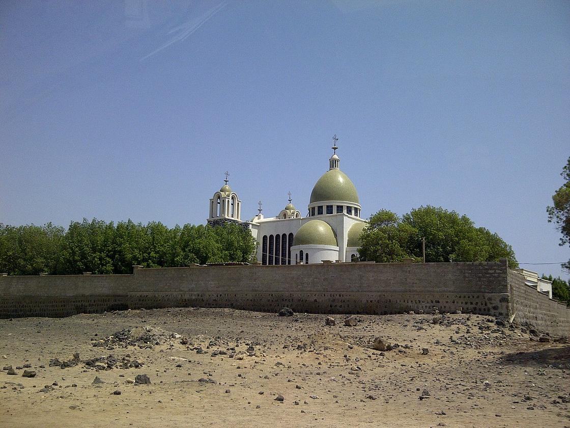 Храм в пустынном городе