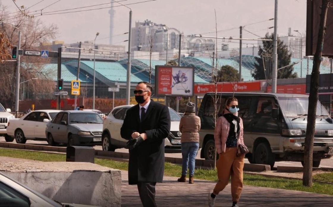 Гуляющим по Алматы и Нур-Султану грозит штраф в 26,5 тыс. тенге или арест
