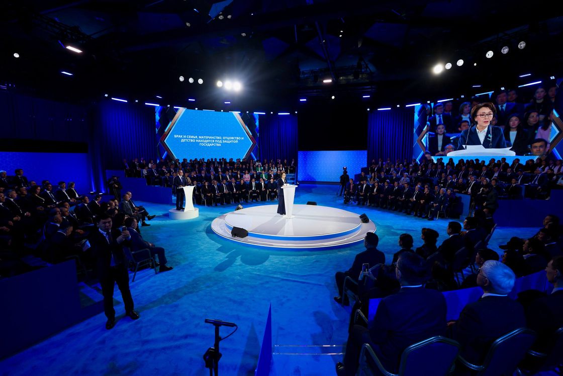 Заседание общественно-политических сил Казахстана