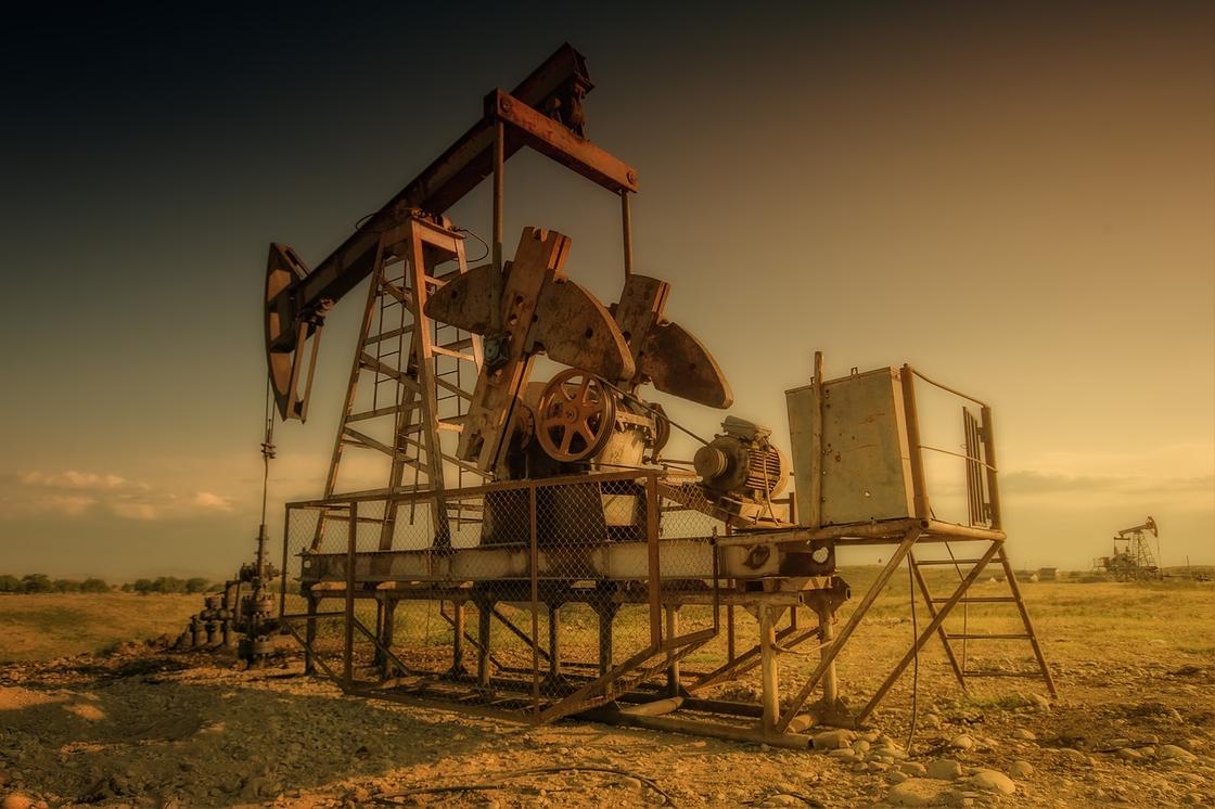 Нефть по 20 долларов за баррель не исключают эксперты