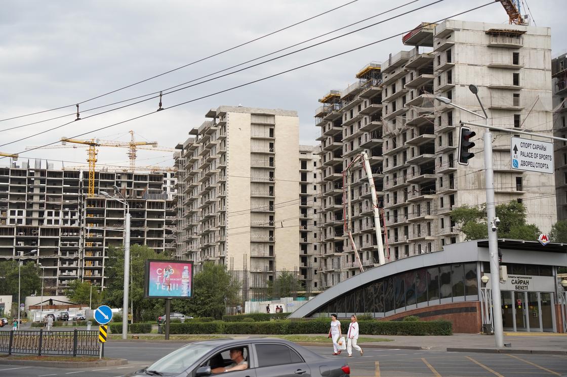 Строительство ЖК на ул. Абая в Алматы