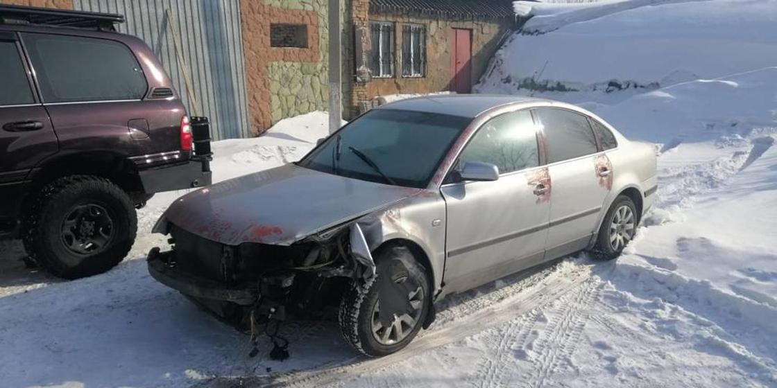 Работница автомойки угнала и разбила машину клиентки в Караганде