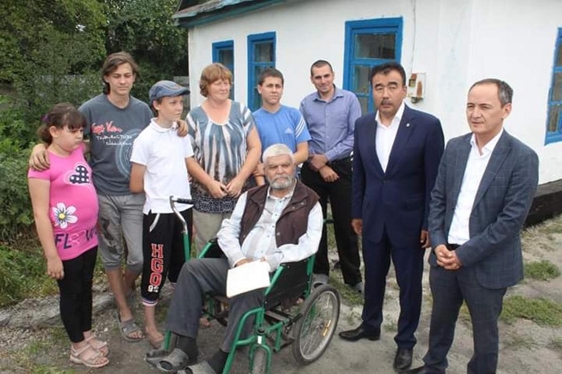 Многодетной семье из Алматинской области подарили дом