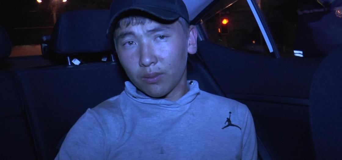 Четверо на одного: грабители напали на мужчину с ножом в Алматы (фото)