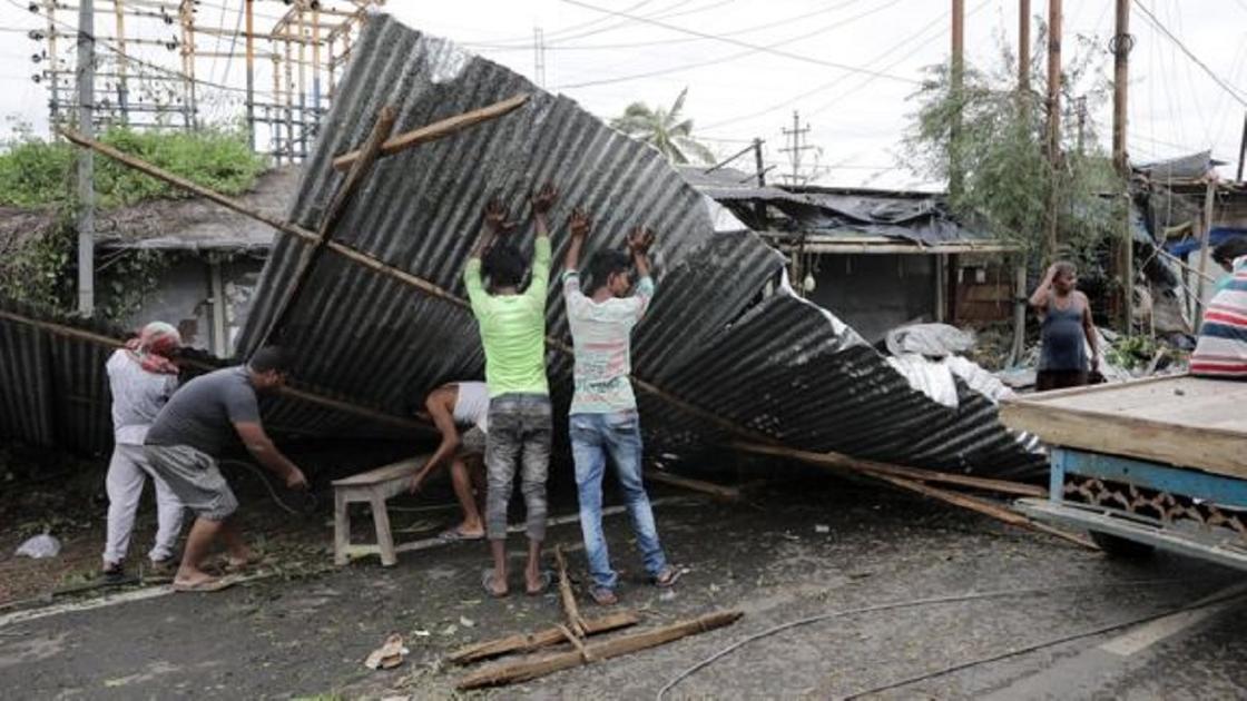 Ураган "Амфан" опустошил Калькутту и принес много бед Индии и Бангладеш