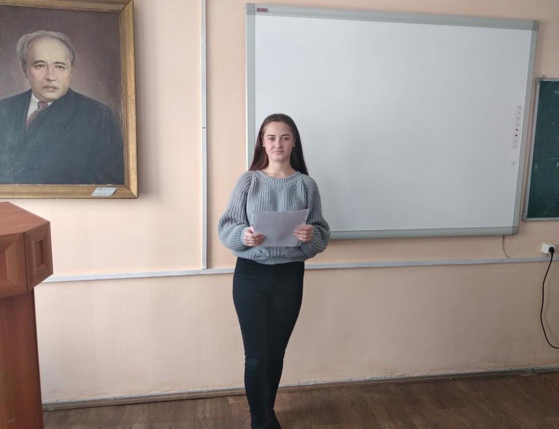 Студентка поделилась впечатлениями о переведенной книге в рамках проекта «100 новых учебников на казахском языке»