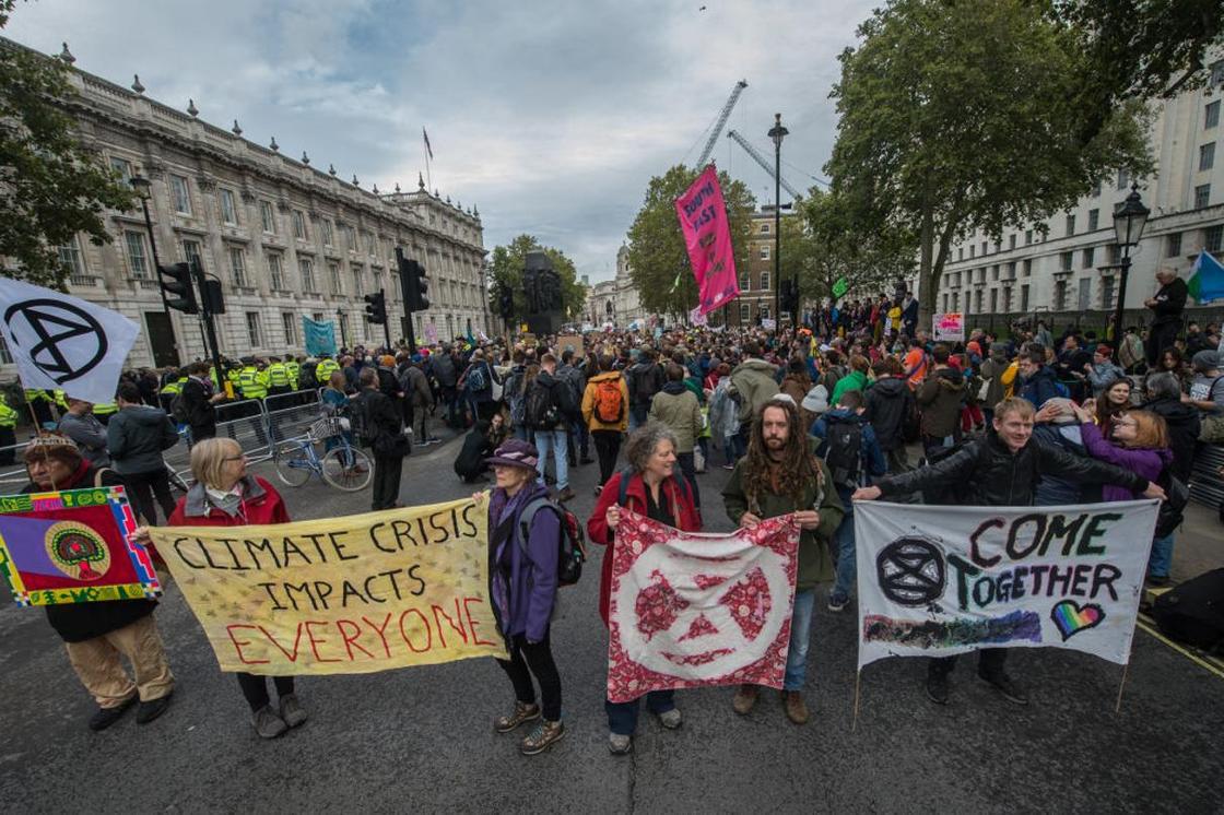 В 60 городах мира идут протесты Extinction Rebellion. В Лондоне задержано 130 человек