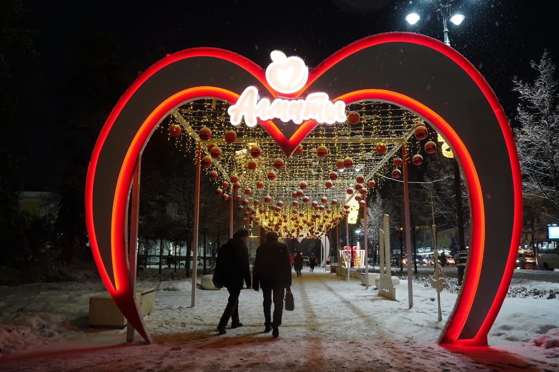 Новогоднее украшение Алматы 2023 год