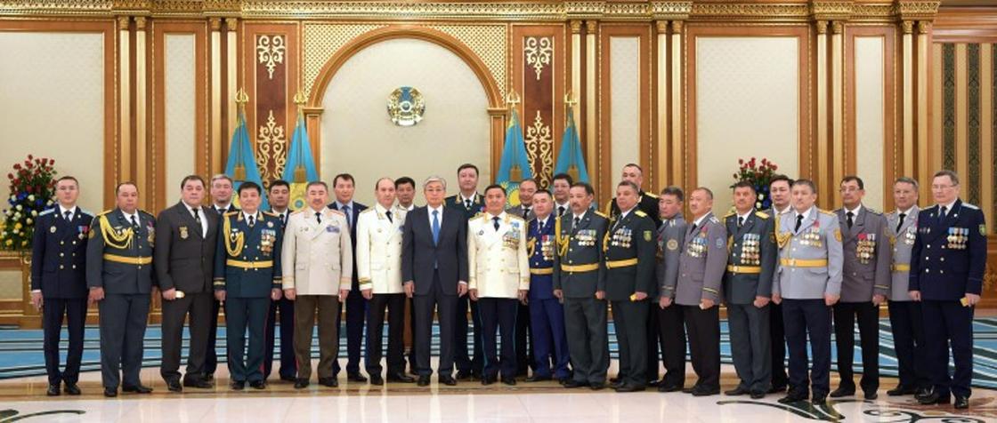 Тургумбаеву и Шпекбаеву присвоили новые звания в Акорде (фото)