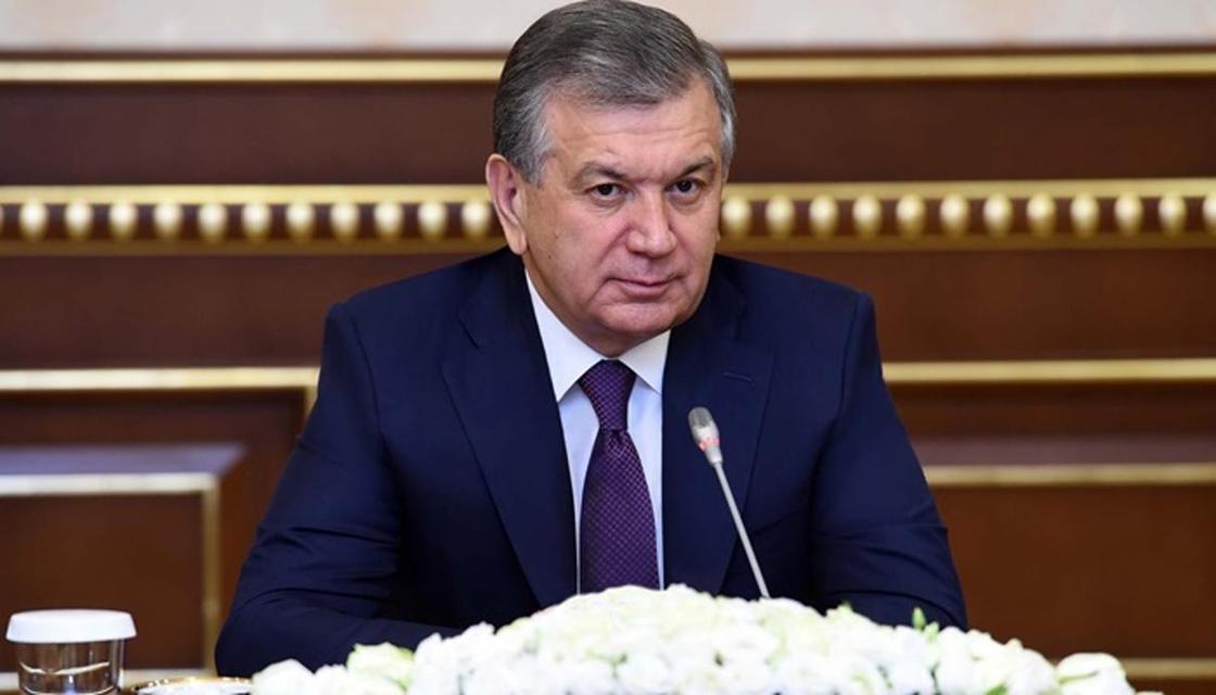 Мирзияев призвал чиновников прекратить аплодировать ему