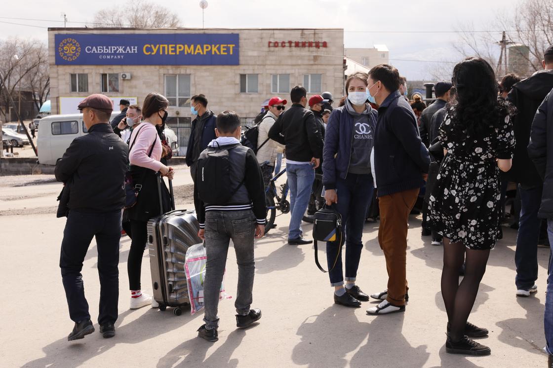 Полностью закрыт: что происходит на заблокированных постах в Алматы