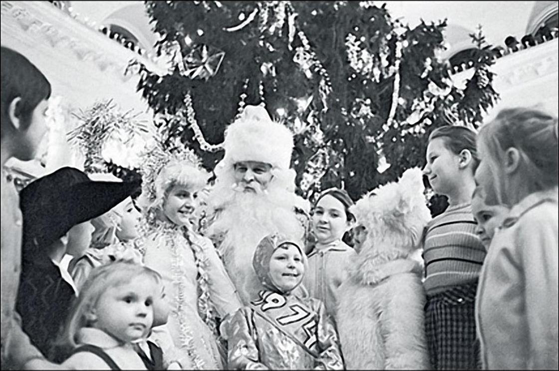 Фото с советским Дедом Морозом из 80-х годов