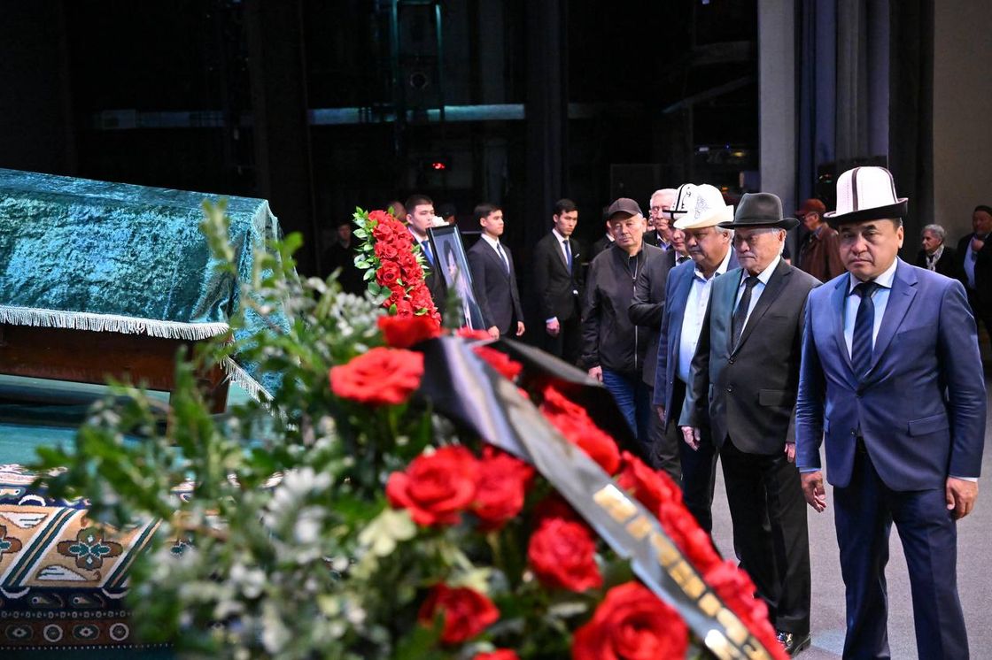 Мұхтар Шахановпен қоштасу рәсімі