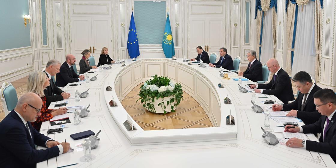 Переговоры президента Токаева и Шарля Мишеля