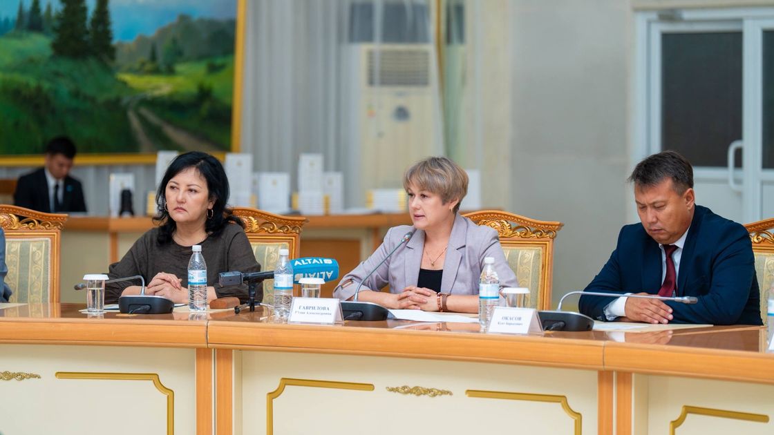 Участники круглого стола