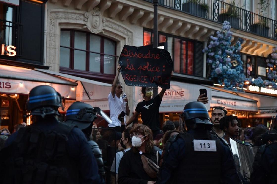 Протестующие во Франции