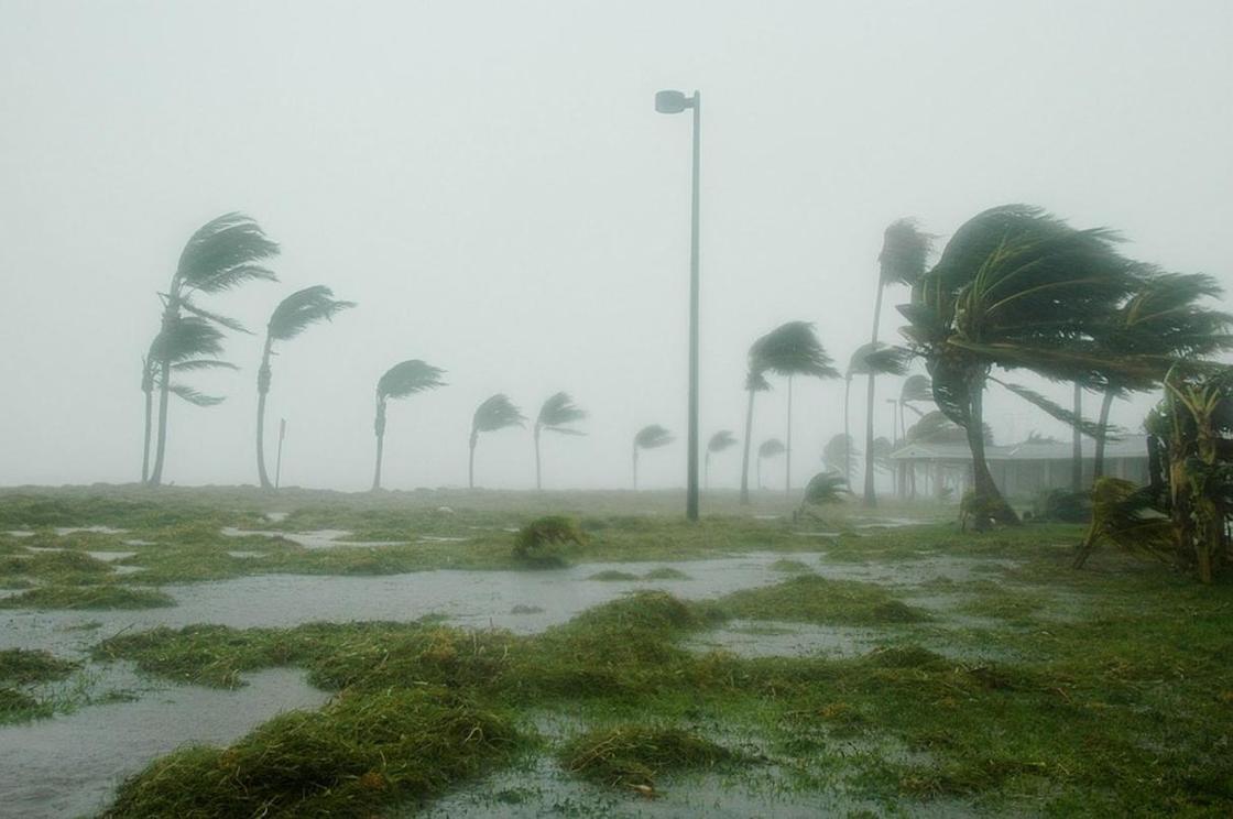 Ураган "Дориан" дошел до Багам и застыл. Как так вышло и при чем тут глобальное потепление?