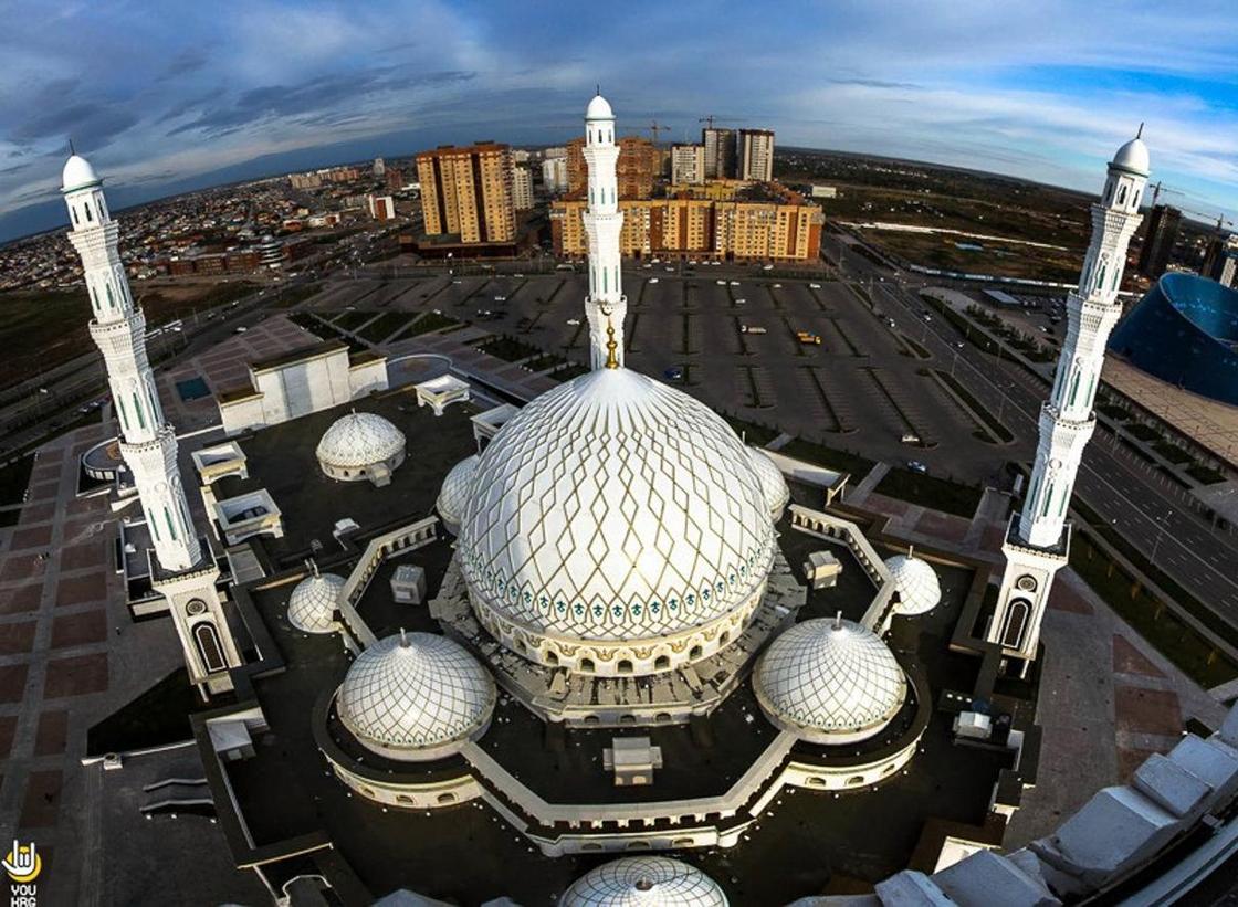 В Рамадан в столичных мечетях вечерний намаз будет проводиться без прихожан