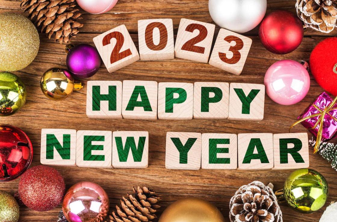 Новогодние поздравления с Новым годом 2024 своими словами в прозе