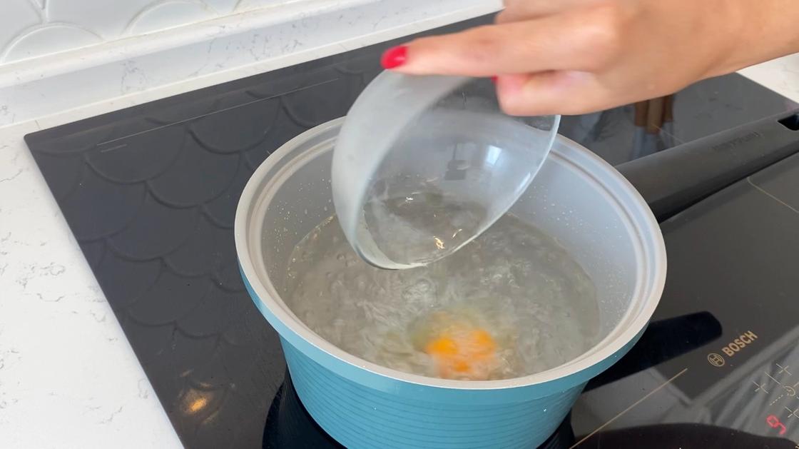 Cooking a boiled egg