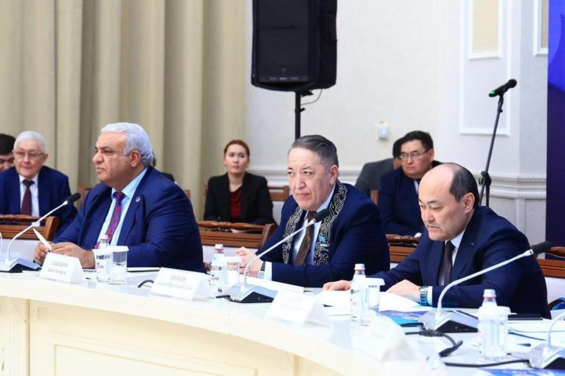 Заседание Ақсақалдар кеңесі Заседание Ақсақалдар кеңесі