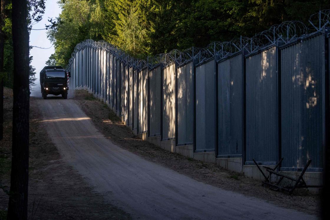 Забор на границе Польши и Беларуси