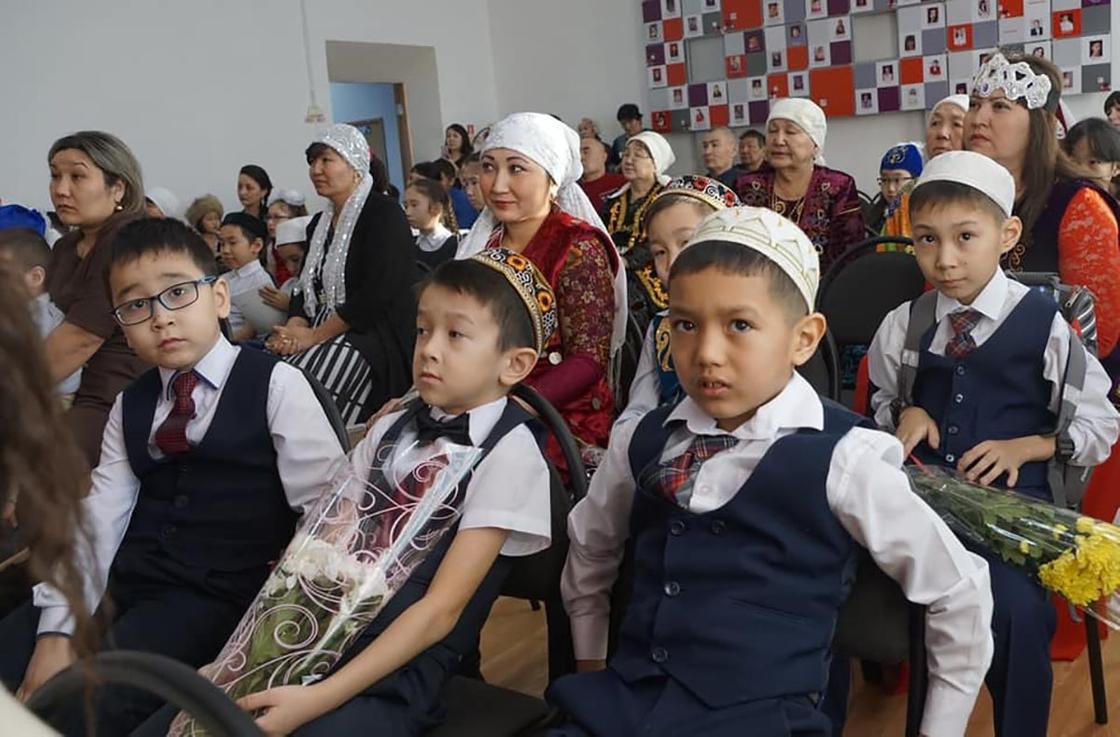 Класс казахского языка открылся в стенах российской школы (фото)