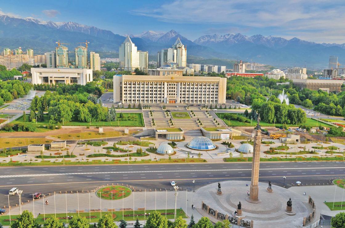 Пять социальных инициатив президента: в Алматы активно растет МСБ