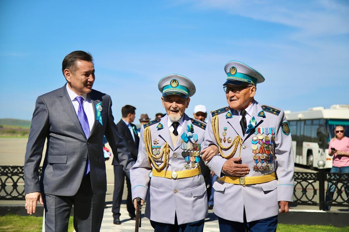 Встреча участников Парада Победы Встреча участников Парада Победы