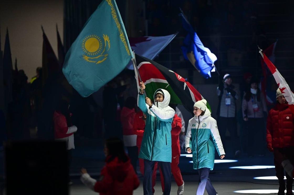 Сборная Казахстана на церемонии открытия