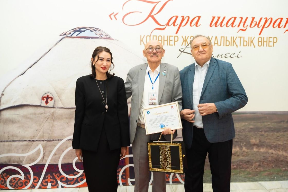 Қолөнер көрмесі