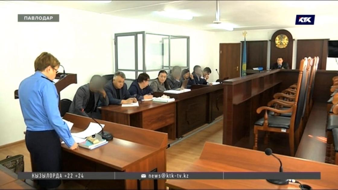 Швейцарские часы и миллионы тенге: экс-главу департамента госдоходов судят в Павлодаре
