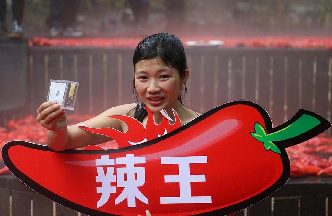 20-летняя китаянка победила в конкурсе по поеданию жгучего перца