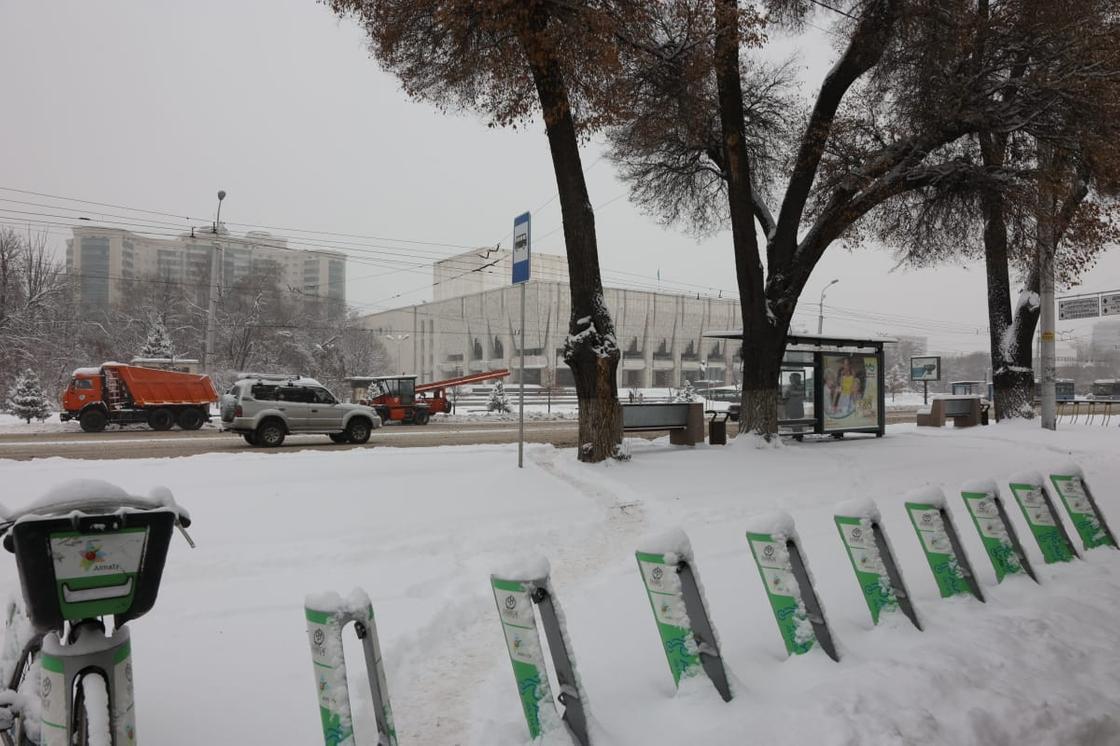 Снегопад в Алматы